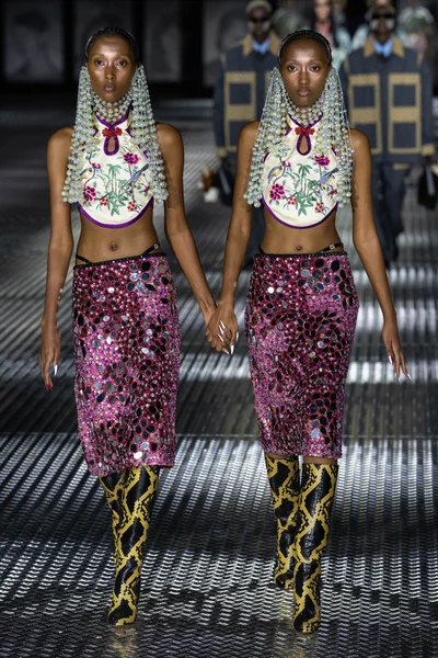 Look 49